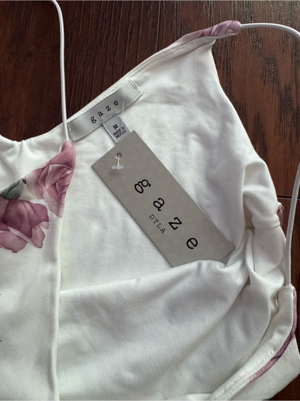 {Gaze} Floral V-Neck bodysuit in White with Pink & Rose Blooms - Picture 4 of 10